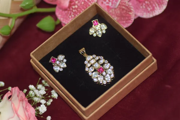 Pink_Brass_Necklace_Set_For_Women
